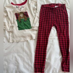 5T organic cotton BabyGap holiday pjs, 2PCS